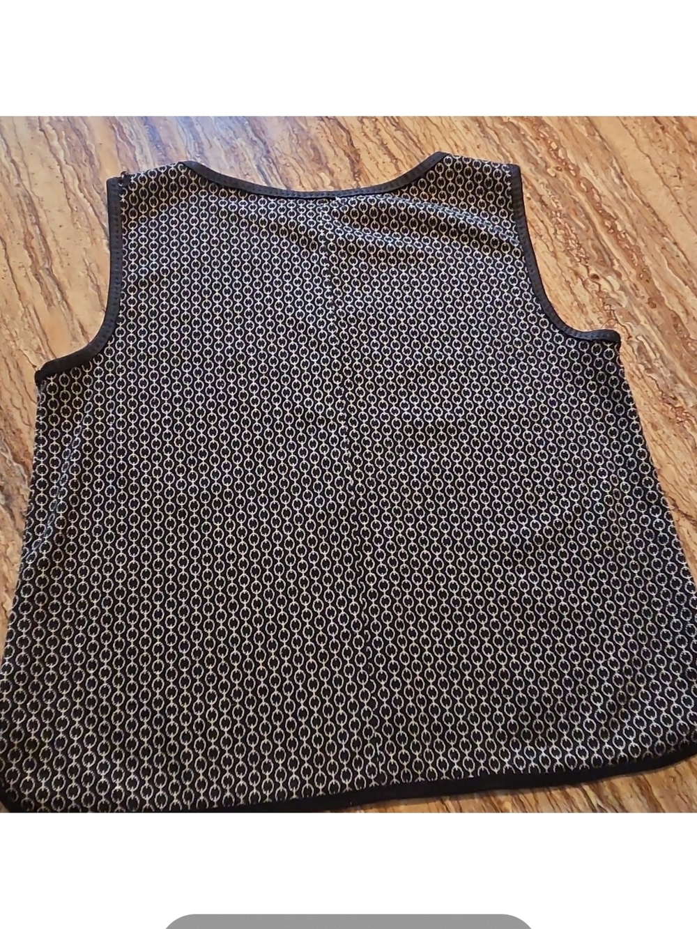 Max Studio Black and White Geometric Sleeveless Top - Picture 5 of 8